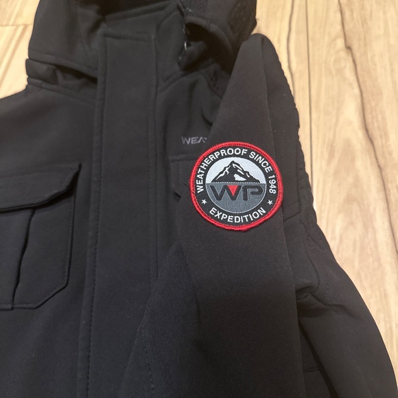 Black fall jacket size 5/6 weatherproof - Picture 2 of 4
